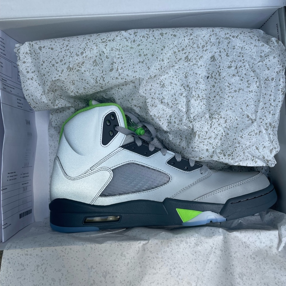 📦SOLD📦Jordan 5 Retro Green Bean